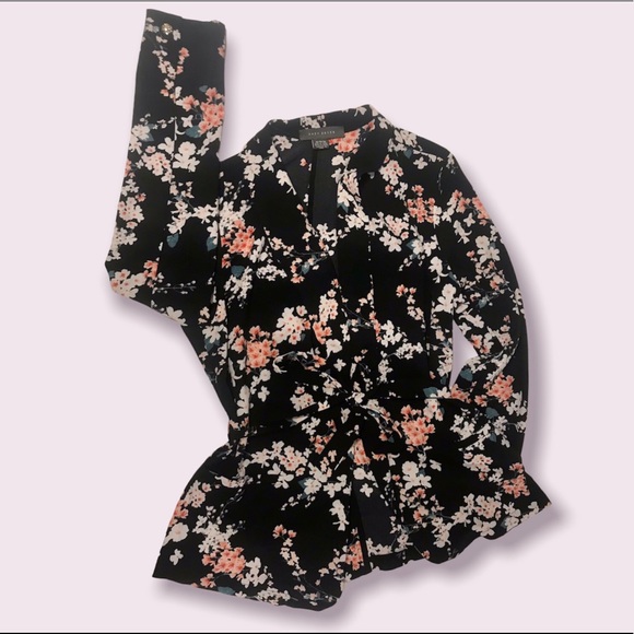 🌟SALE 2/$10.00‼️ Suzy Shier Women’s Black/Floral Blouse / Belted Waist size M - Picture 7 of 9